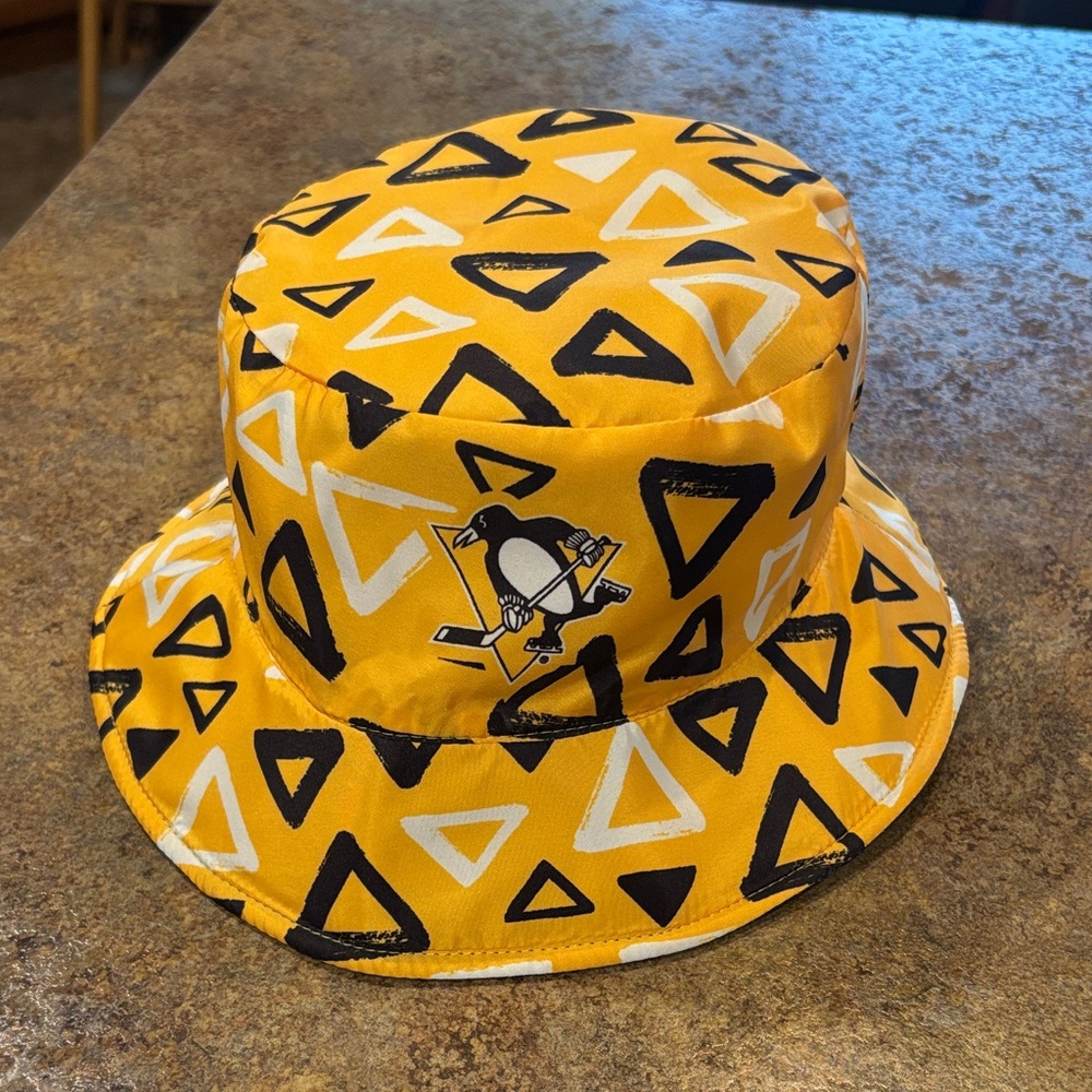 Pittsburgh Penguins reversible bucket hat